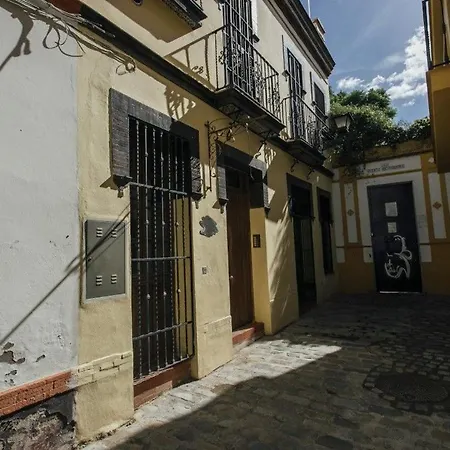 Spectacular Penthouse With Views 2bd1bth *