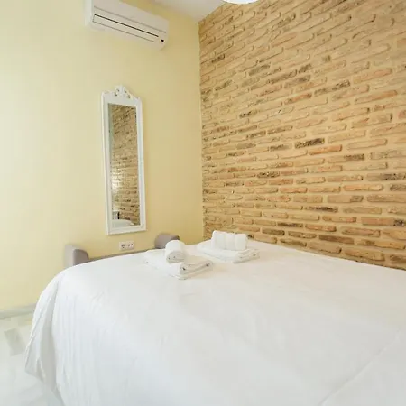 Penthouse Macasta 2bd Apartment *